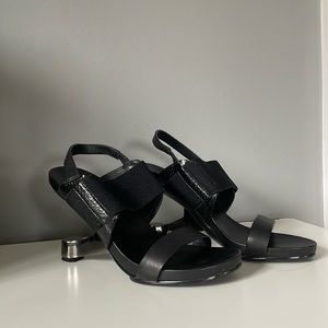 UNIQUE UNITED NUDE WEDGES